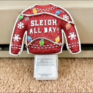 Body Works Ugly Red Sweater Weather Wallflower plug